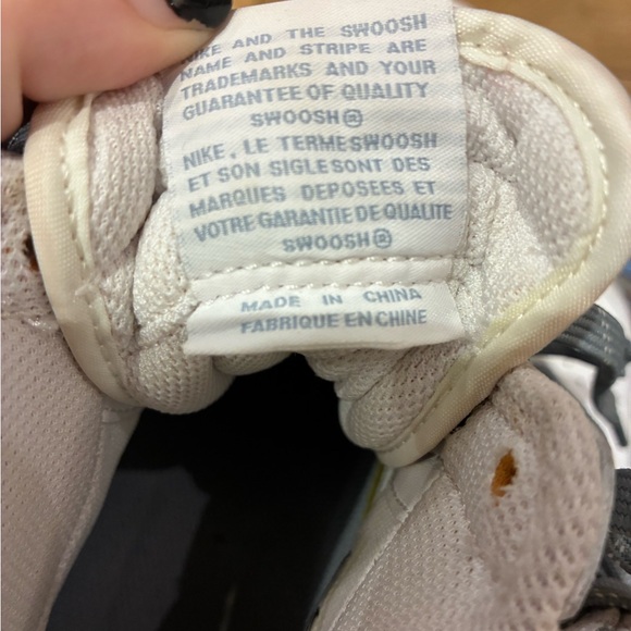 Nike Women’s Dunk Sky High Essential Wedge Sneaker in Grey Dove - Size 8 - Picture 6 of 8